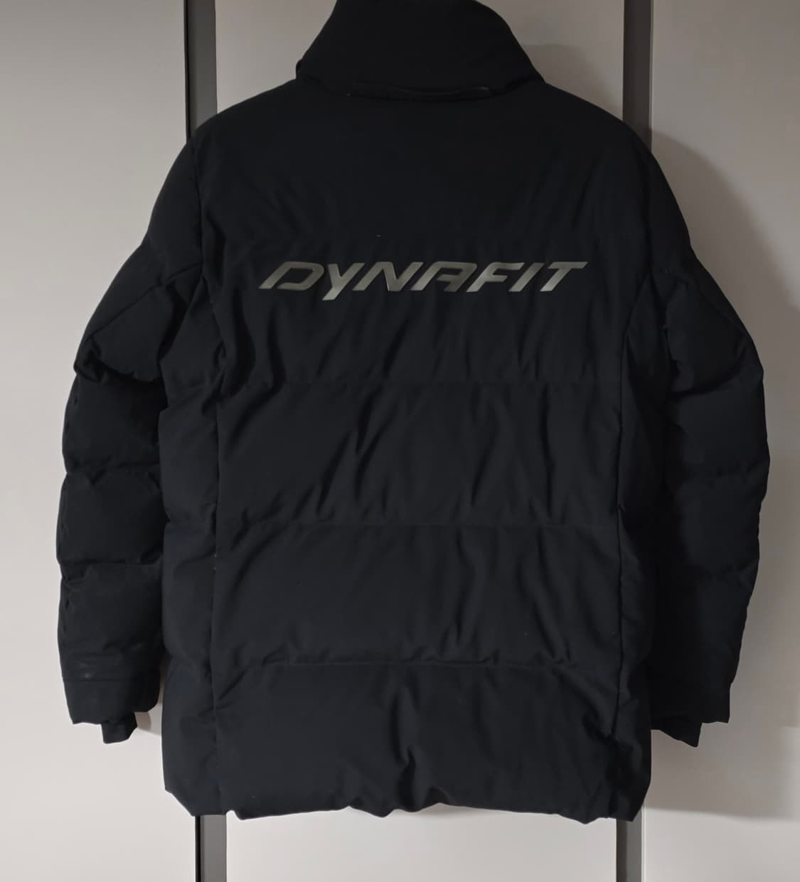 다이나핏 카본 엑스 구스다운 패딩.

싸이즈 s 90~95.  남녀공용 상품이미지5