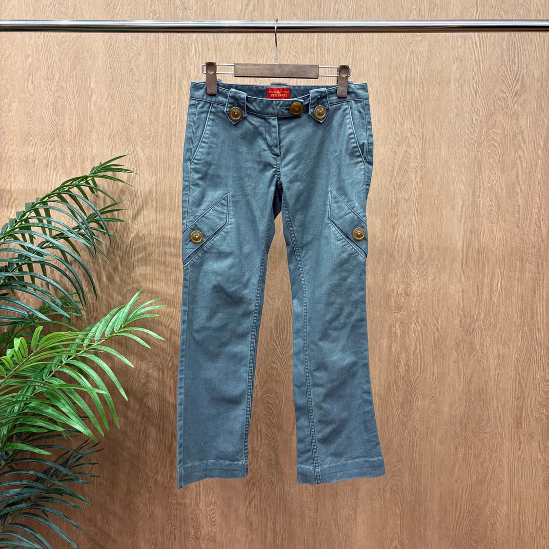 비비안 웨스트우드 레드 라벨 코튼 팬츠 밀리터리 버튼 스트랩 디테일 그린 상품이미지1