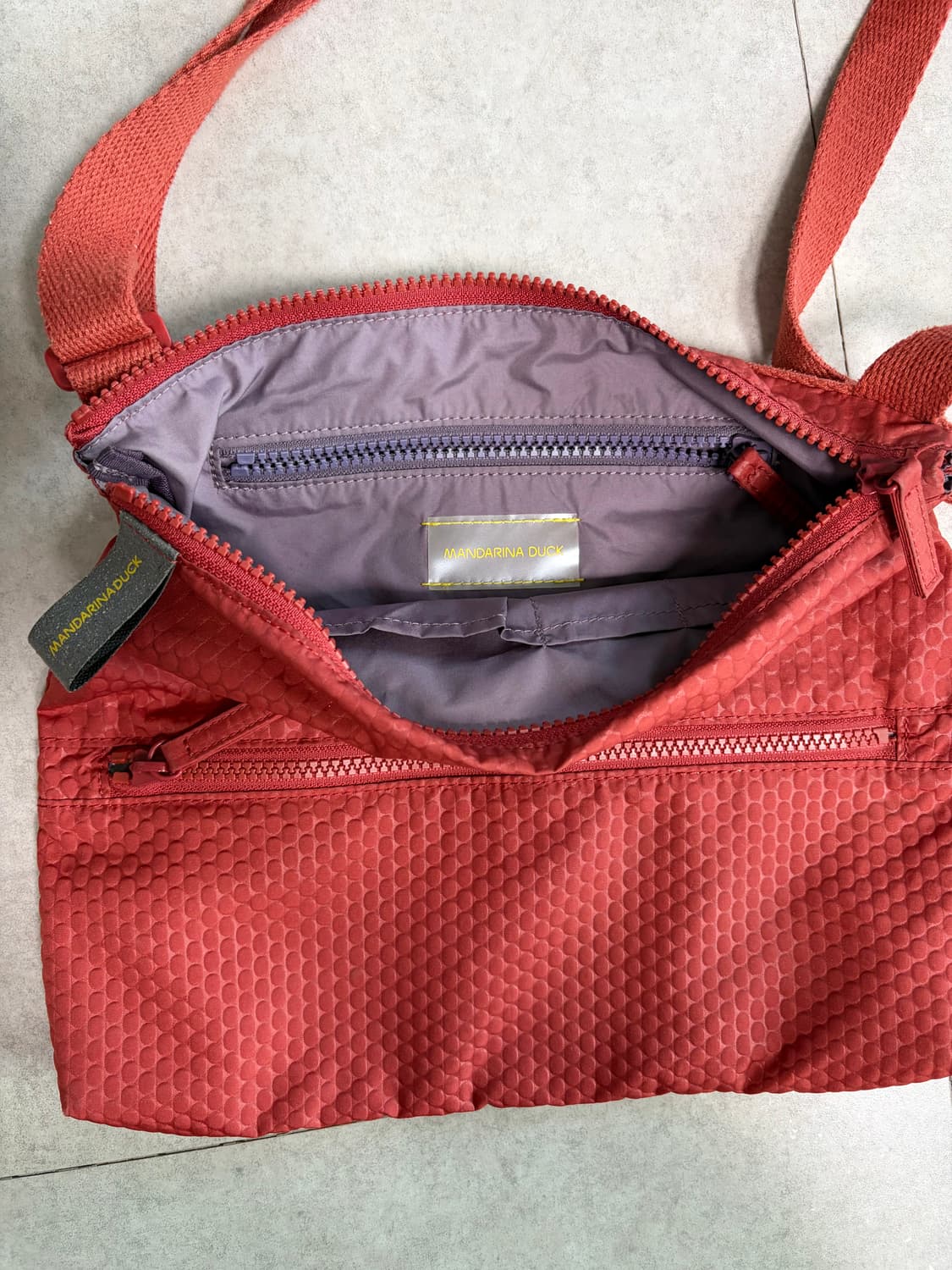 만다리나덕 크로스백 상품이미지3