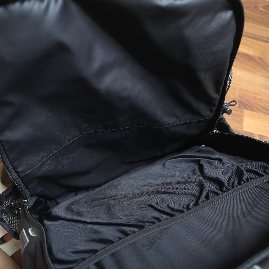 21FW 슈프림 나일론 백팩 블랙 상품이미지3