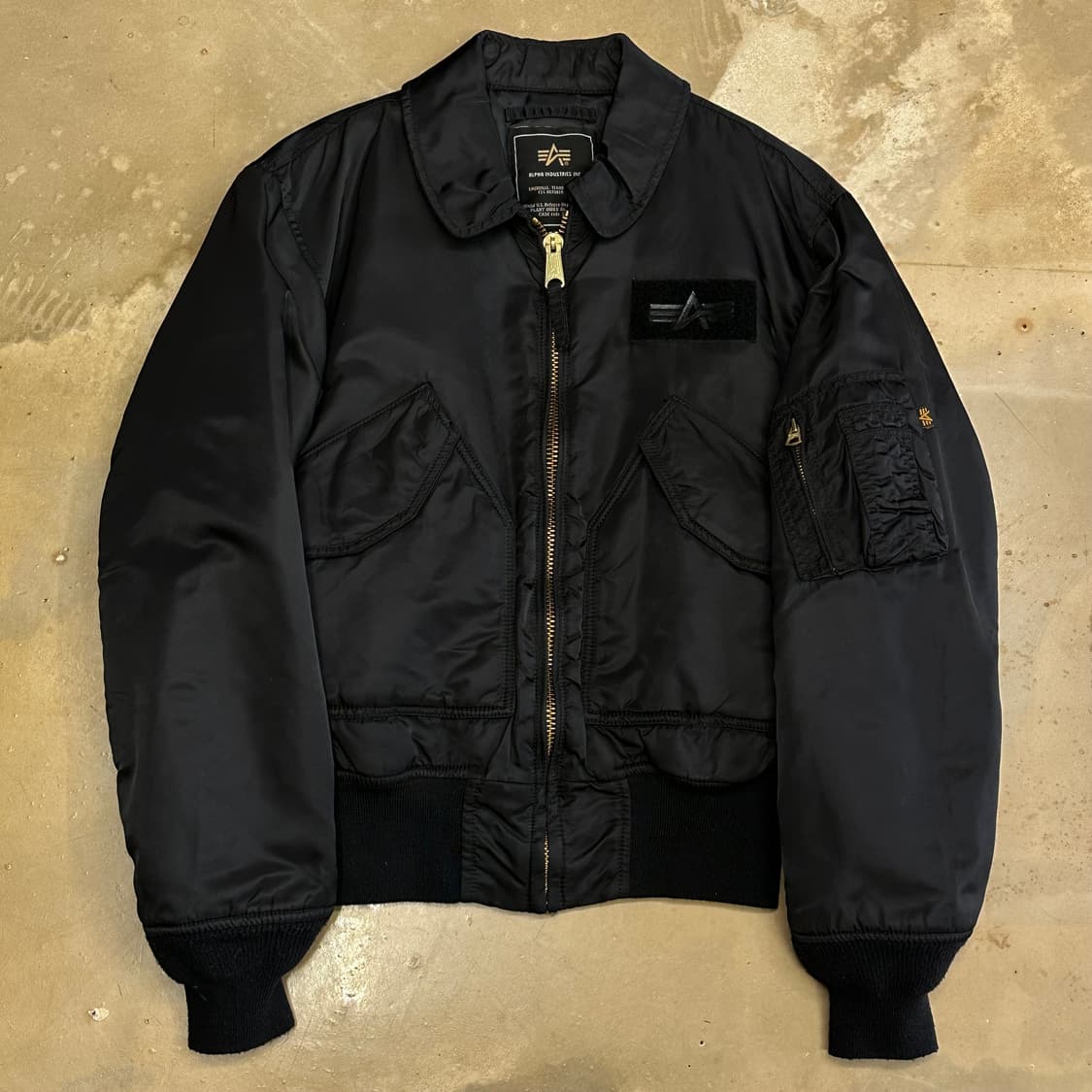 S 알파인더스트리 MA-1 크롭 블랙 항공점퍼  상품이미지2