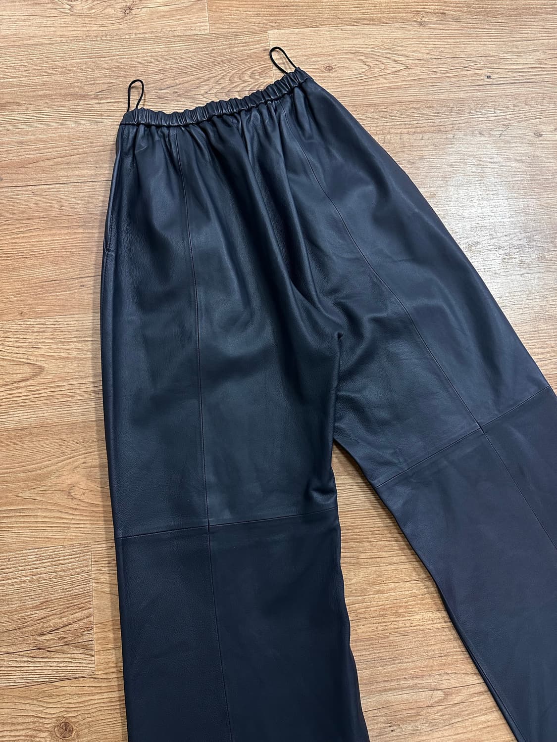 (OS)포르테포르테 23FW 리얼레더 부츠컷 디테일 팬츠 상품이미지8