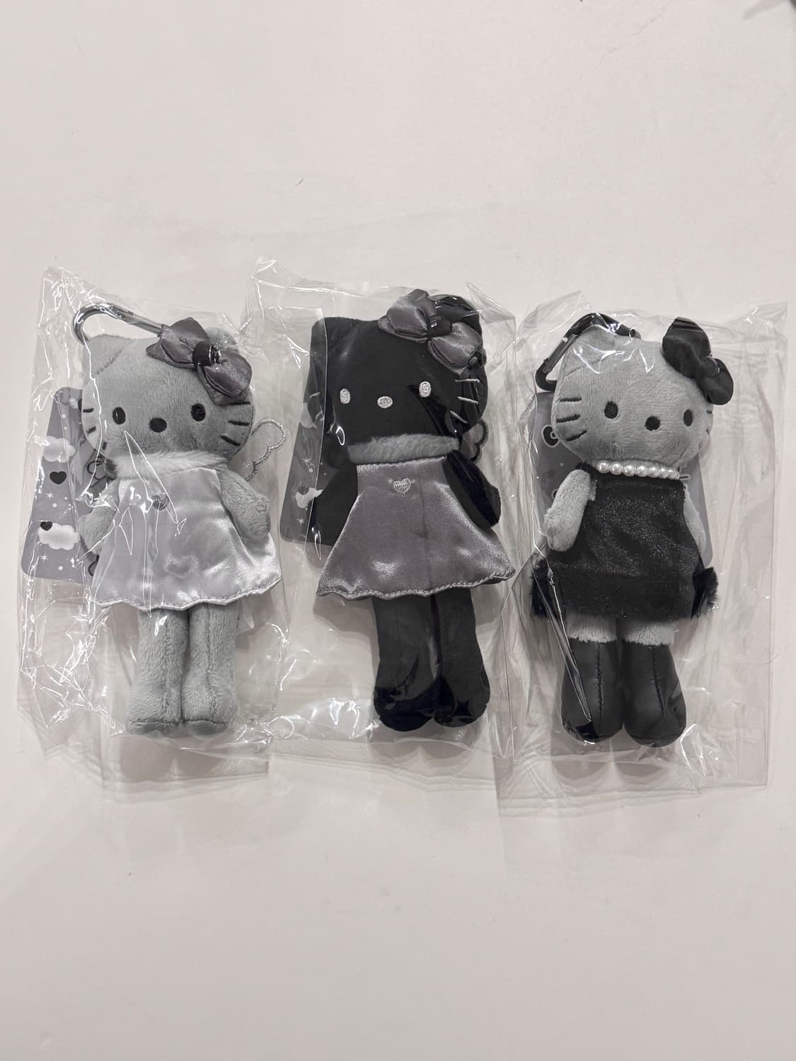 (정품) 산리오 헬로 키티 블랙 엔젤 컬렉션 키링 엔젤 그레이 상품이미지3
