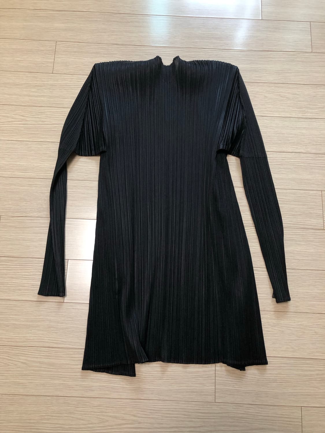 pleats please 플리츠플리즈 검정 노버튼 퍼프 롱 가디건 상품이미지7
