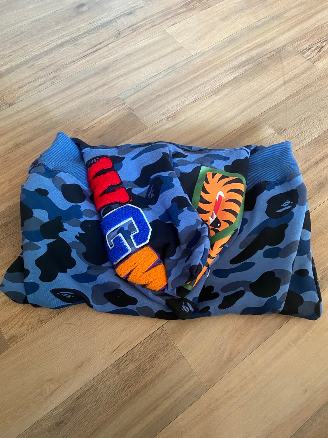 베이프 샤크 후드 상품이미지3