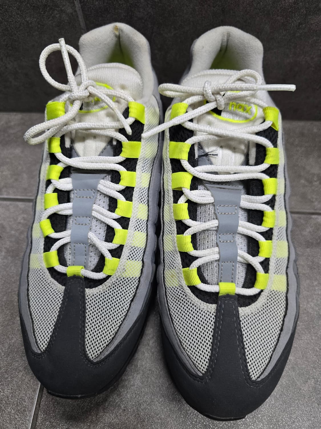 나이키 에어맥스 275 상품이미지1