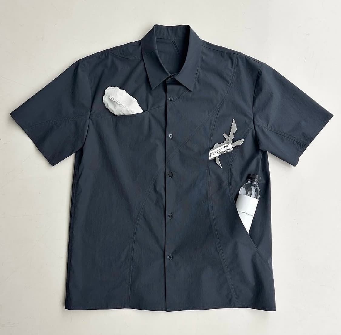 (L) 6.0 SHIRT CENTER (CHARCOAL) 상품이미지1