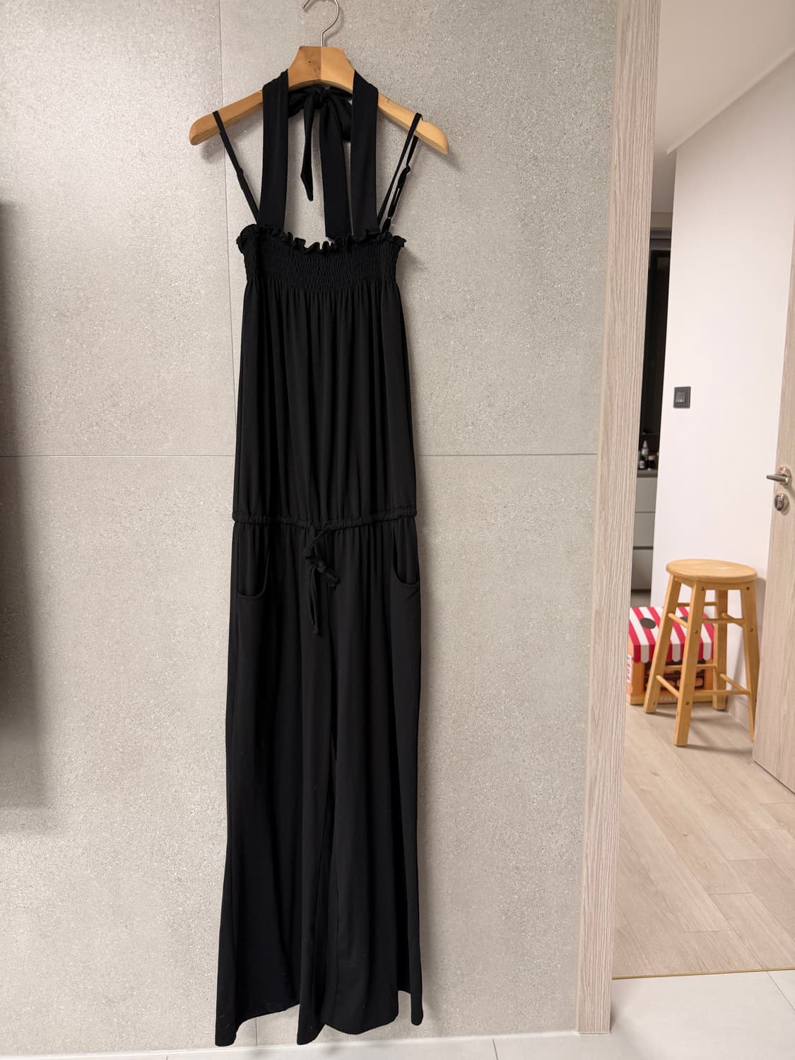 홀터넥 점프슈트 와이드 팬츠 블랙 상품이미지3