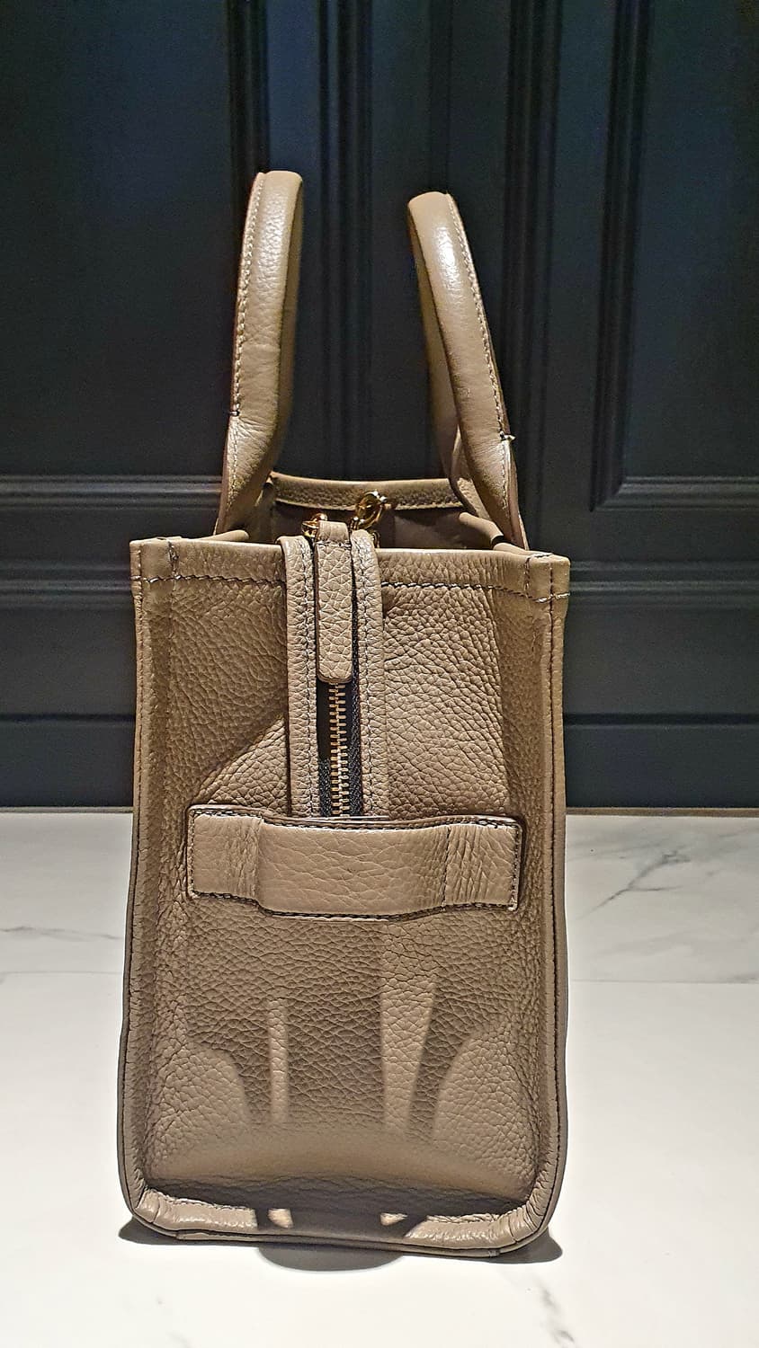 마크제이콥스 더토트백 미디움 상품이미지3