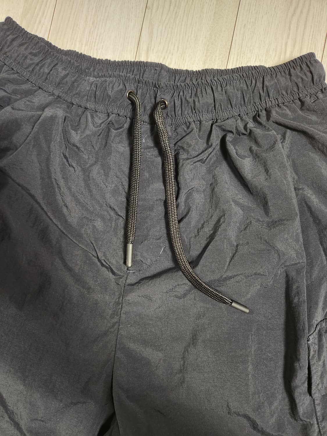 새상품급)커스텀멜로우 우븐 카고 밴딩 반바지 사이즈78

여러 중고사이트 상품이미지5