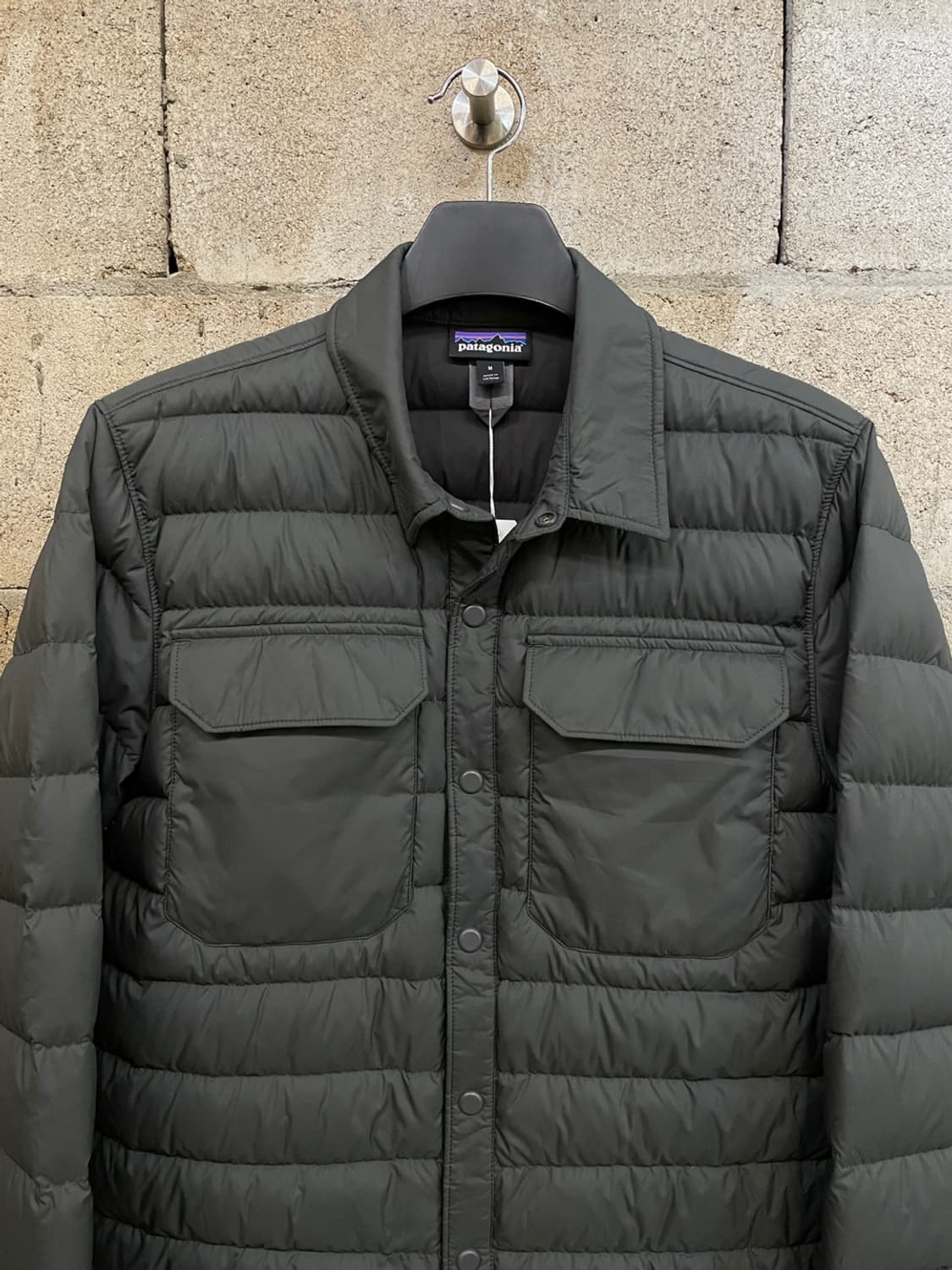 파타고니아 사일런트 다운 셔츠 자켓  상품이미지2