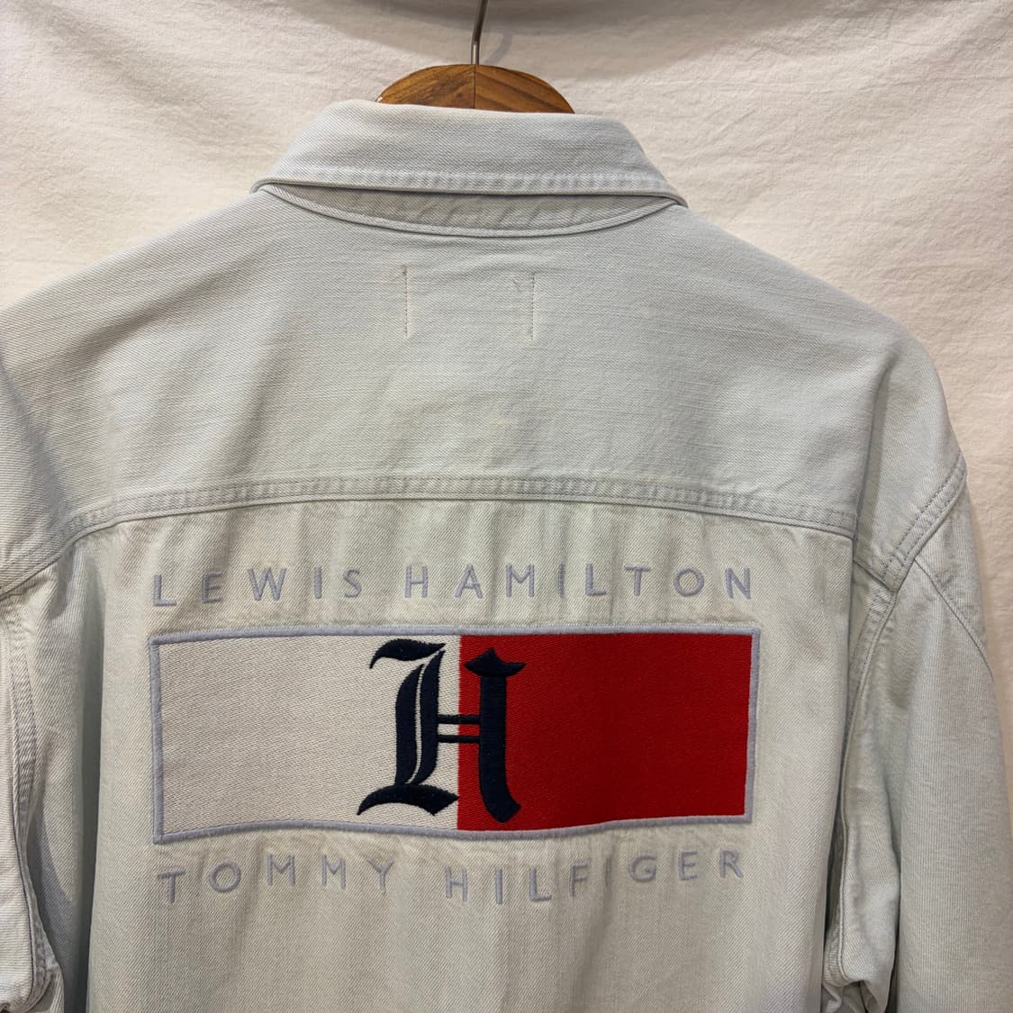 타미힐피거x 루이스해밀턴 데님 셔츠 청남방 상품이미지6