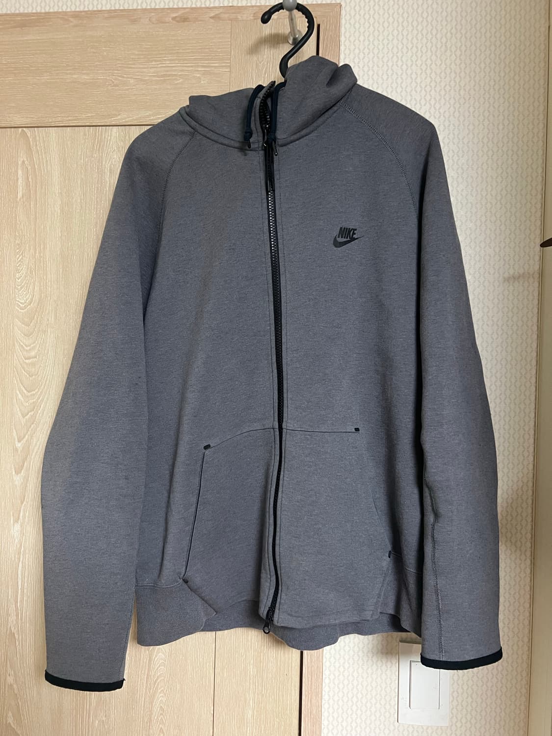 나이키 차콜 테크팩 후드집업 상품이미지1