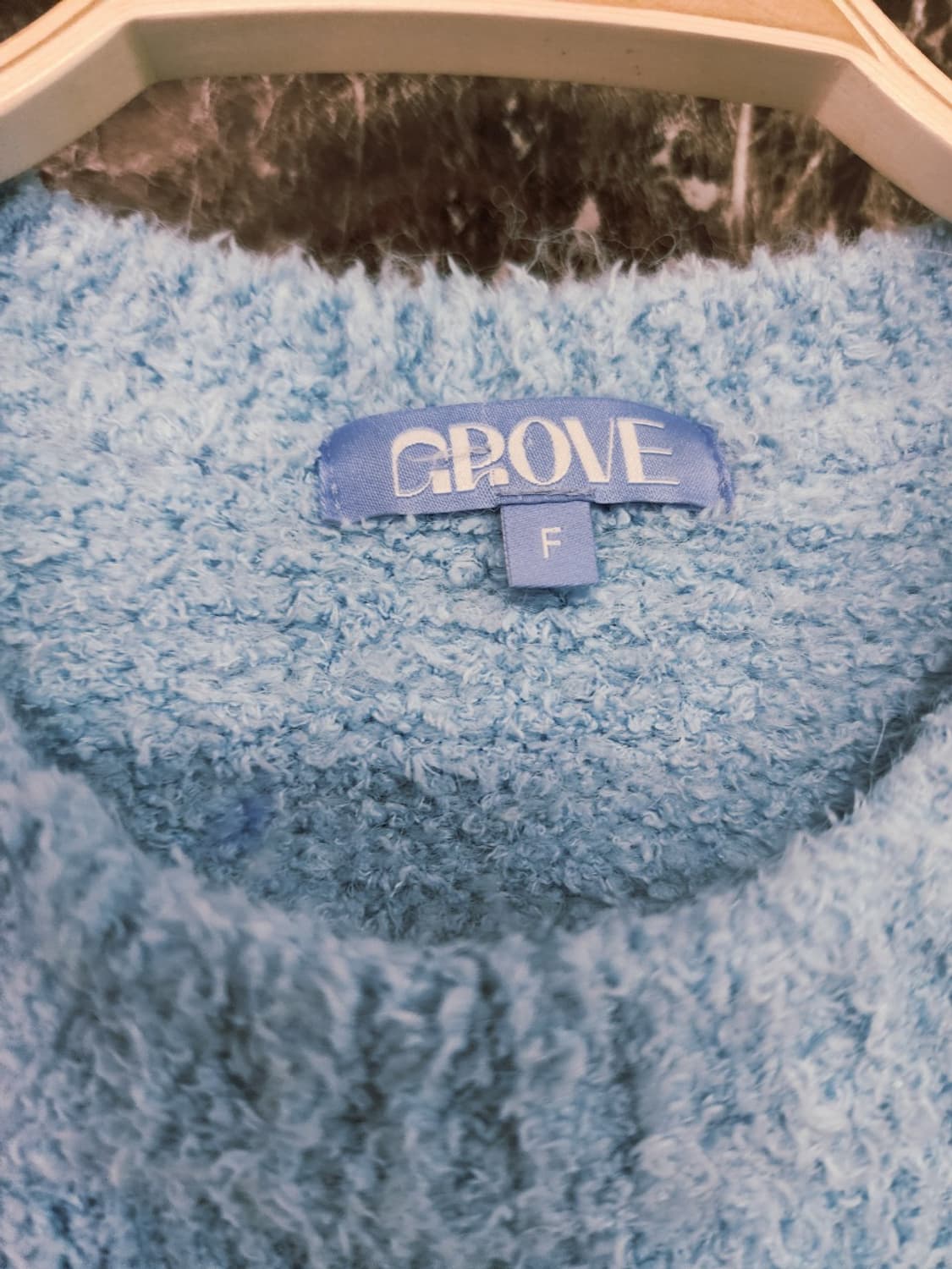 GROVE 브랜드의 하늘색 크롭 니트 상품이미지2