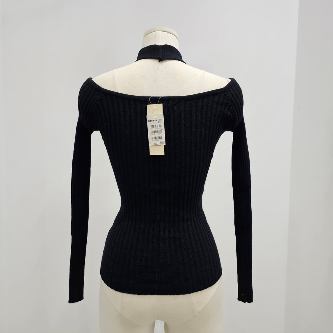 블랙 초커 오프숄더 골지 슬림핏 니트 상품이미지2