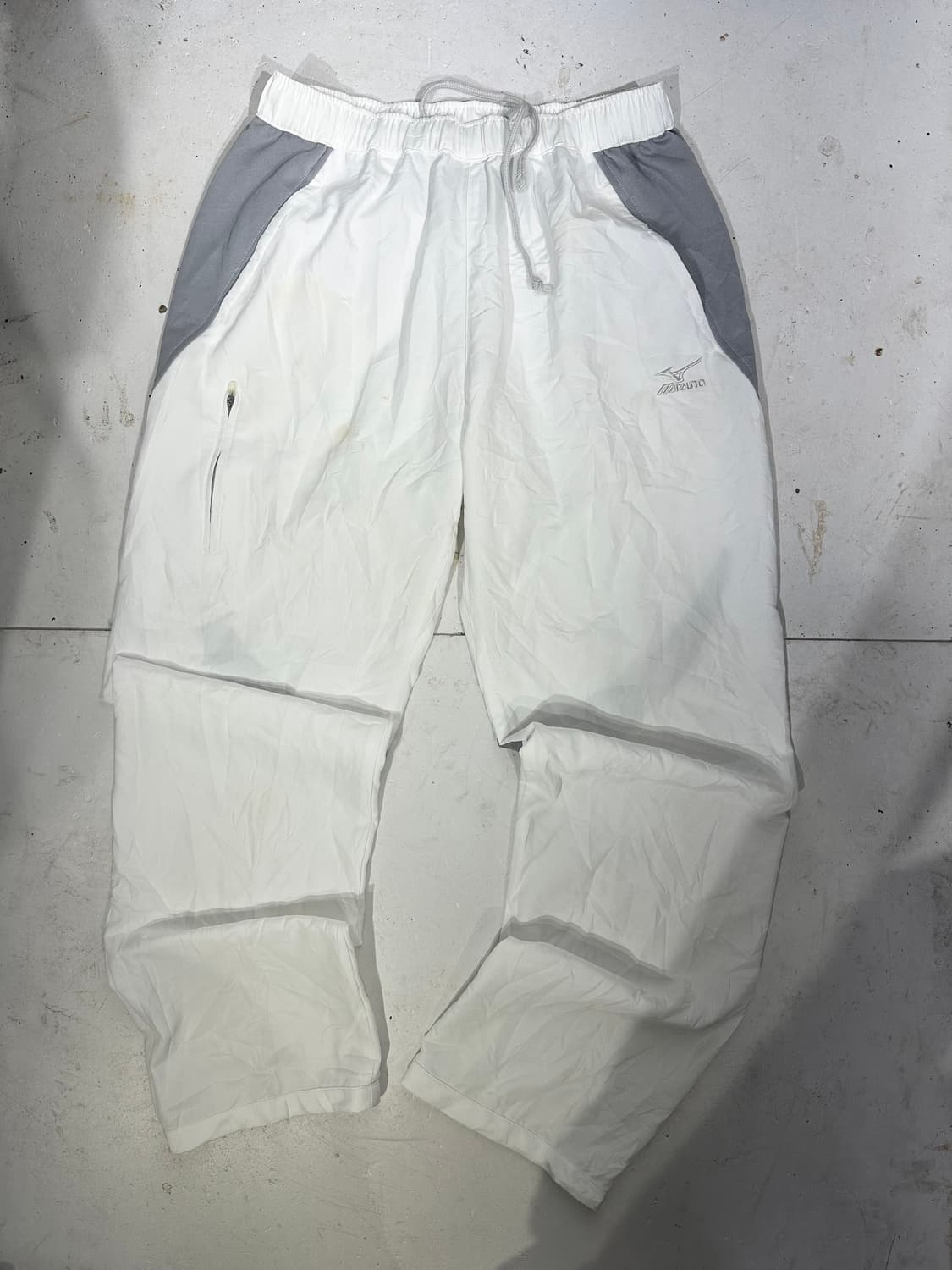 미즈노 화이트 그레이 로고 와이드 팬츠 XL 상품이미지4