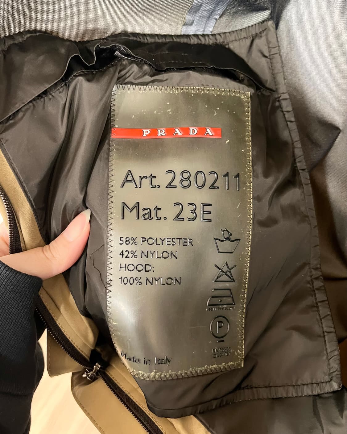 프라다 카멜 테크니컬 트렌치 코트 상품이미지8