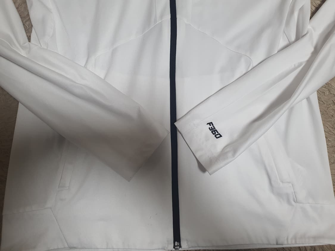 데상트 바람막이 자켓 사이즈 100 상품이미지4