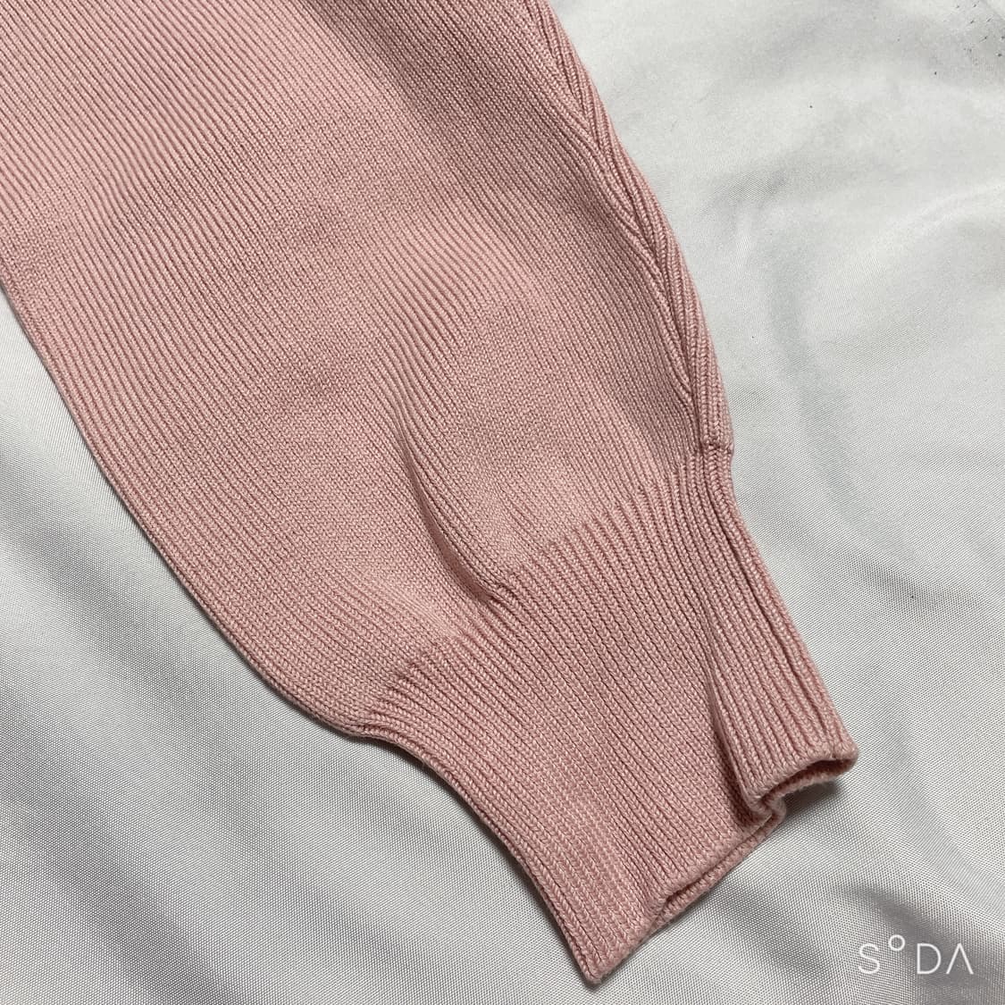 아크네 스튜디오 핑크 리브 옆트임 니트 상품이미지6