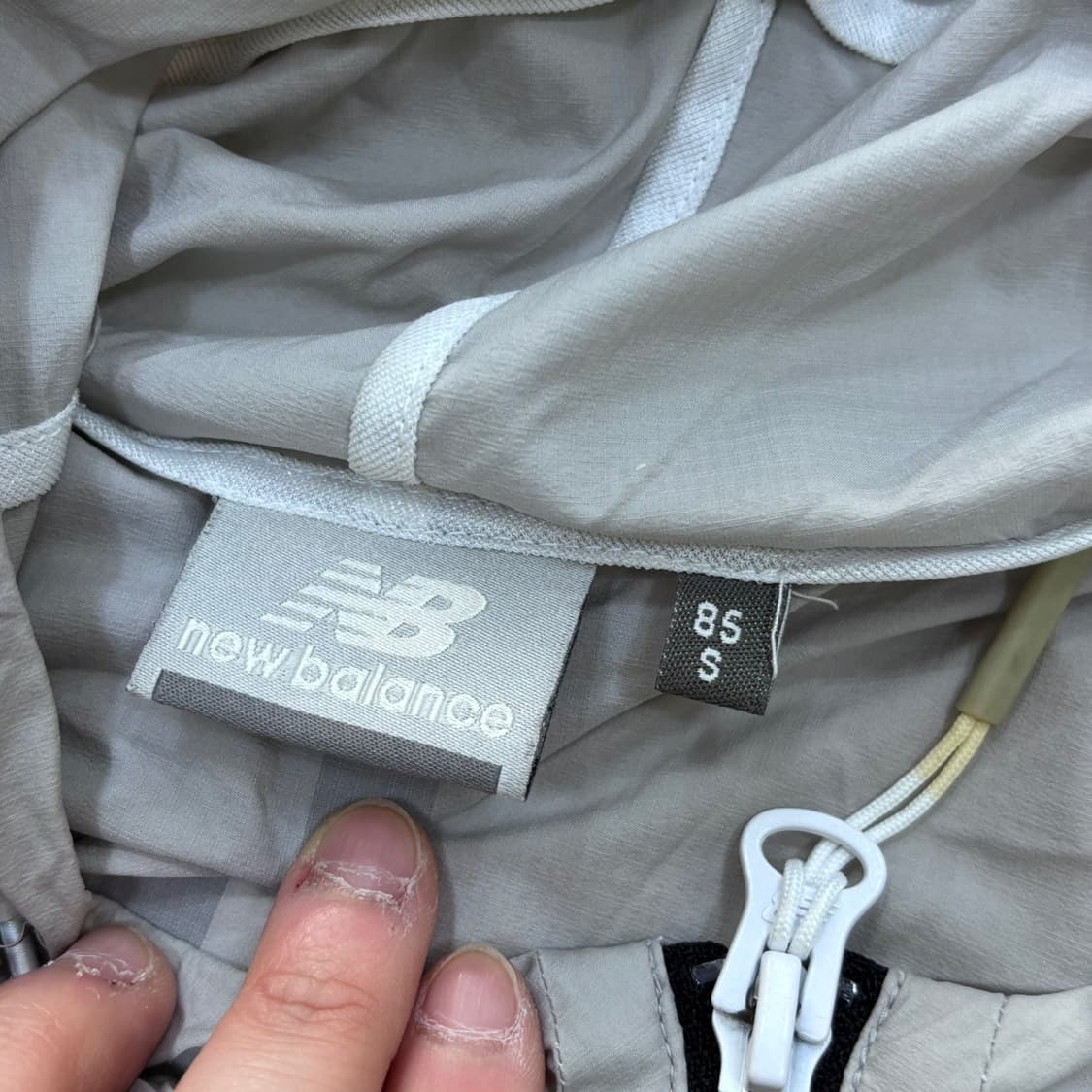 85 뉴발란스 여성 후드 바람막이 자켓 0421E 상품이미지3