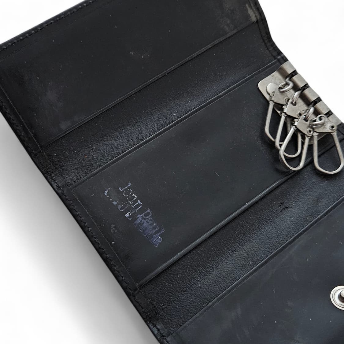 장폴고티에 메탈 플레이트 가죽 키체인 지갑 상품이미지5