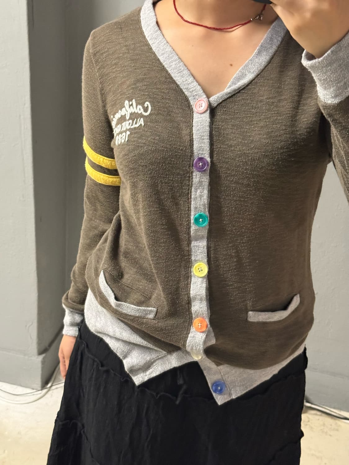 button detail lettering cardigan 상품이미지2