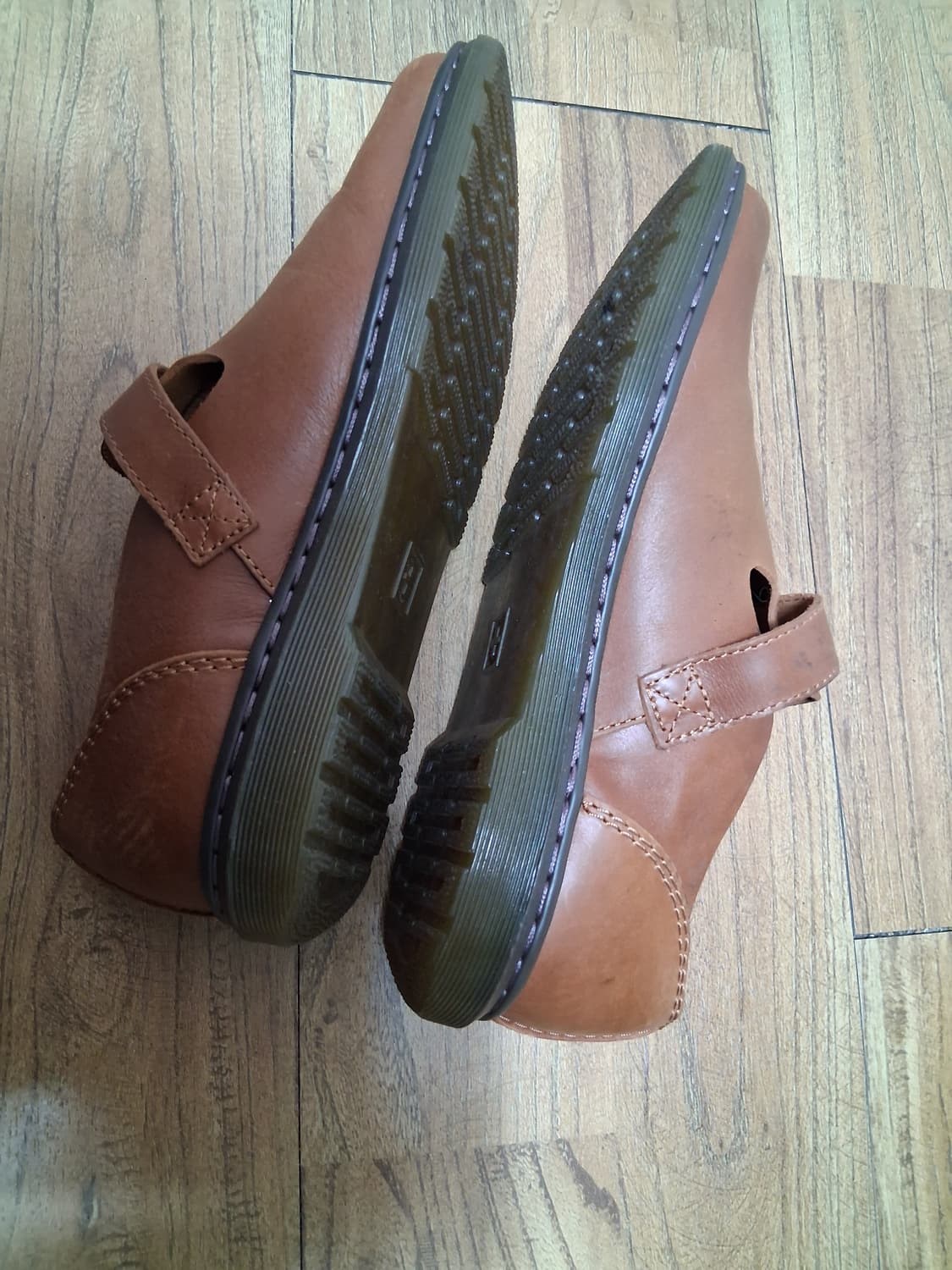 닥터마틴 패트리샤 여성 브라운 가죽로퍼 235 상품이미지8