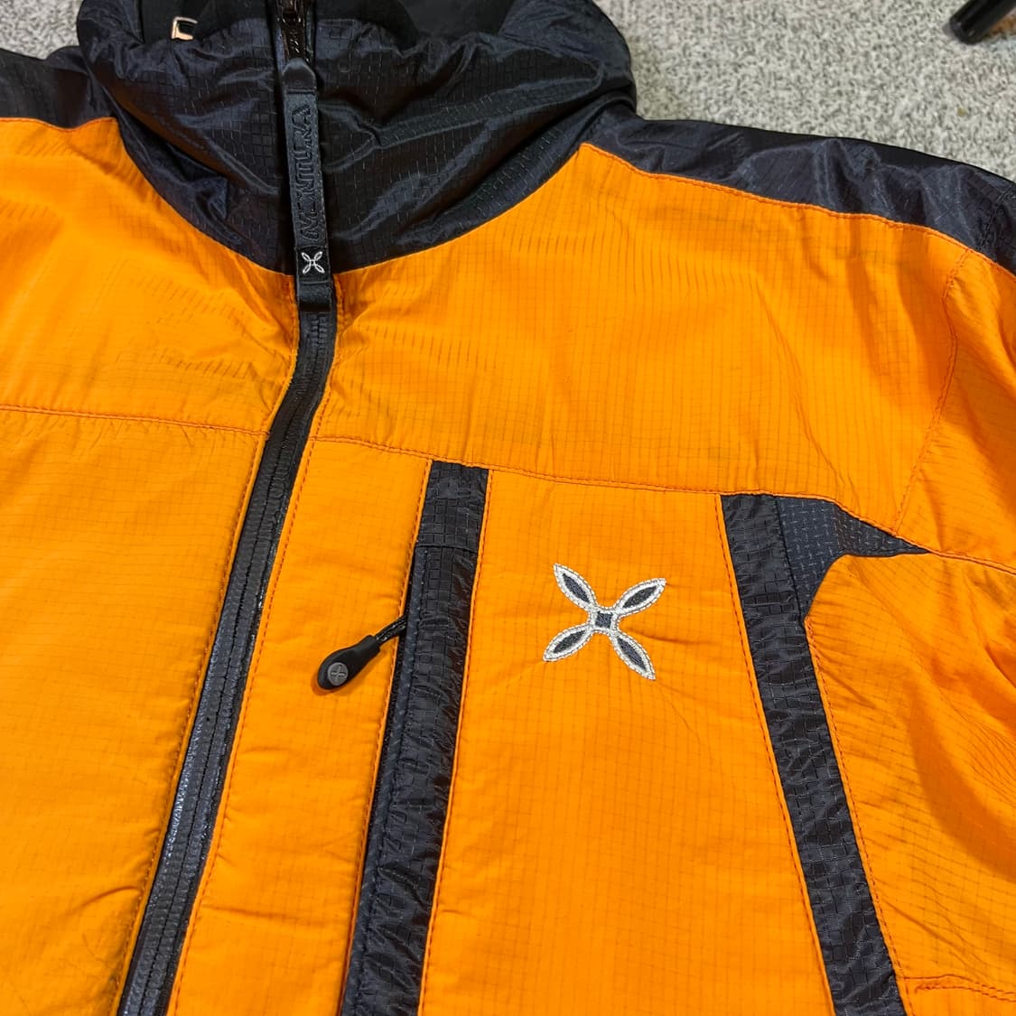 몬츄라 배색 마운틴 점퍼  상품이미지2