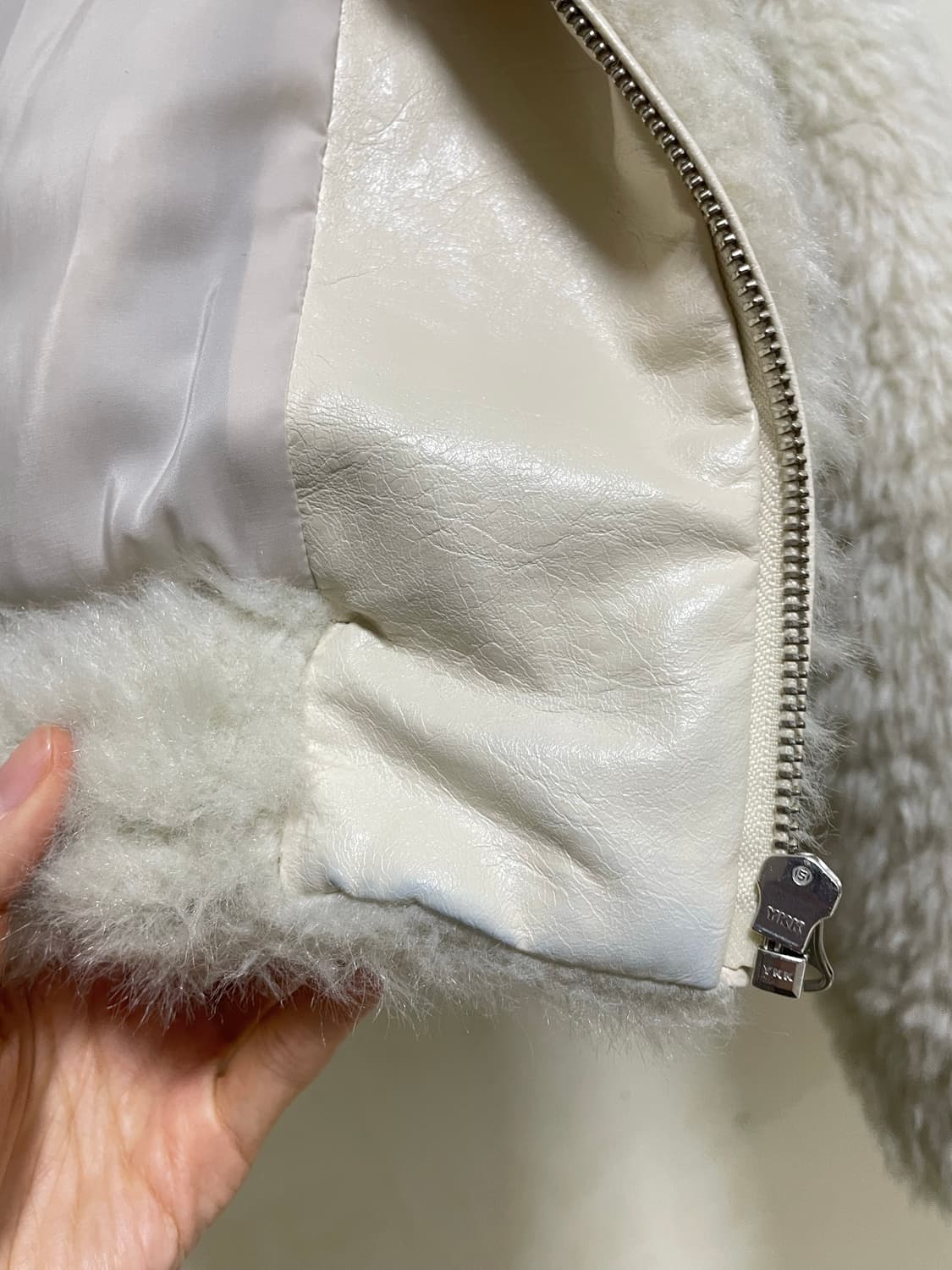 아모멘토 헤어리퍼자켓 아이보리 상품이미지7