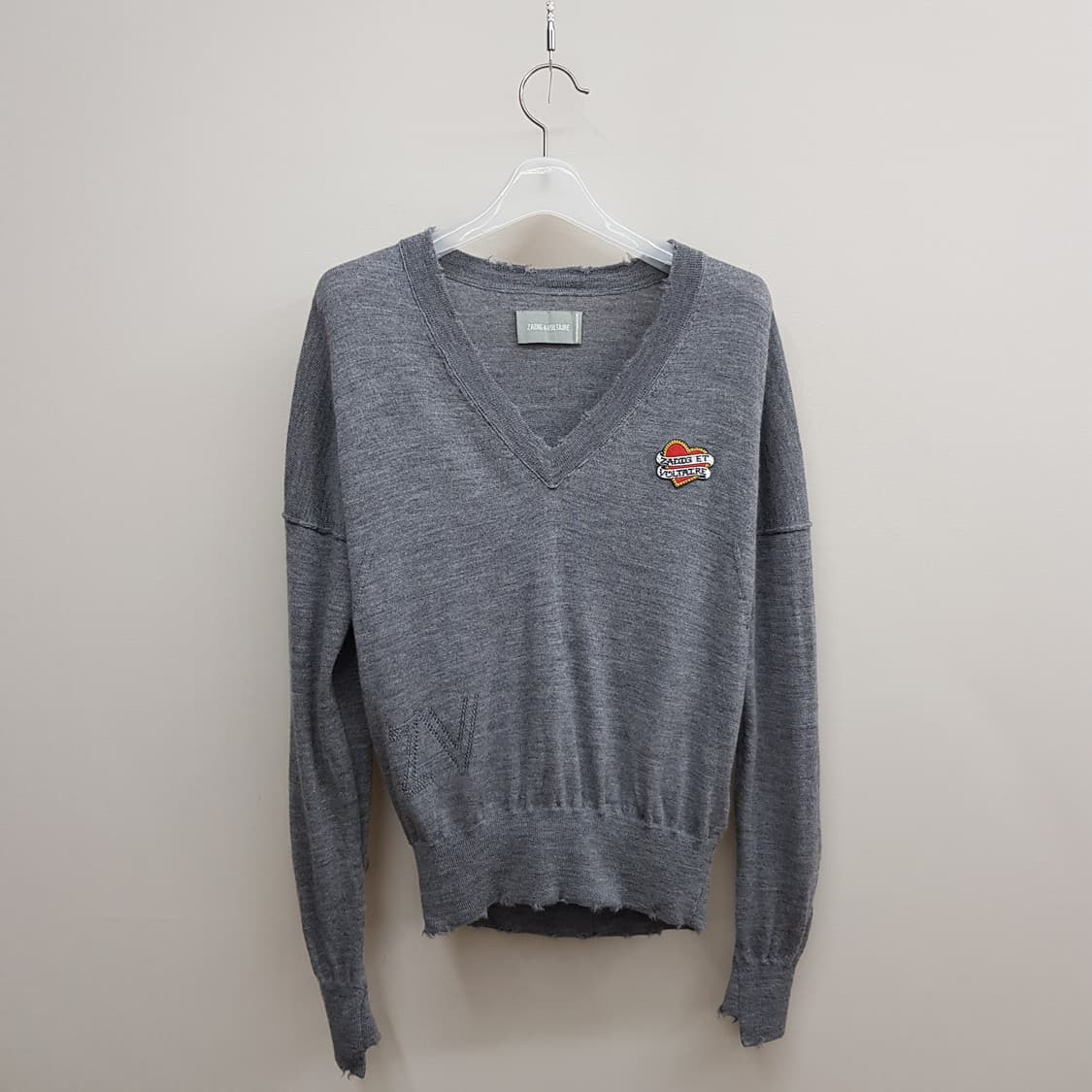 쟈딕앤볼테르 브륌 러브 하트 패치 브이넥 메리노 울 니트 XS사이즈 상품이미지2