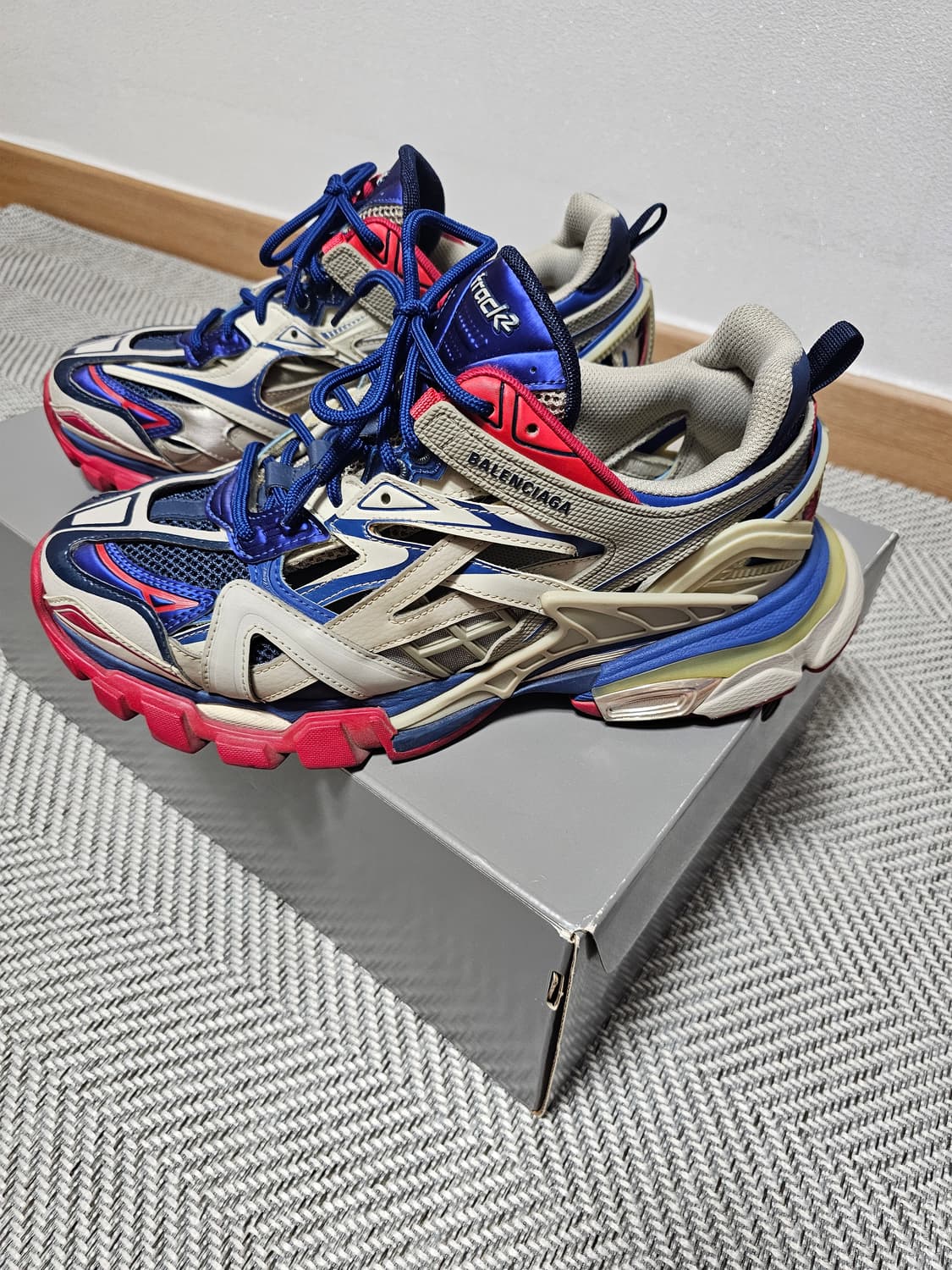 발렌시아가 트랙2 건담 42사이즈 (풀박스) 상품이미지4