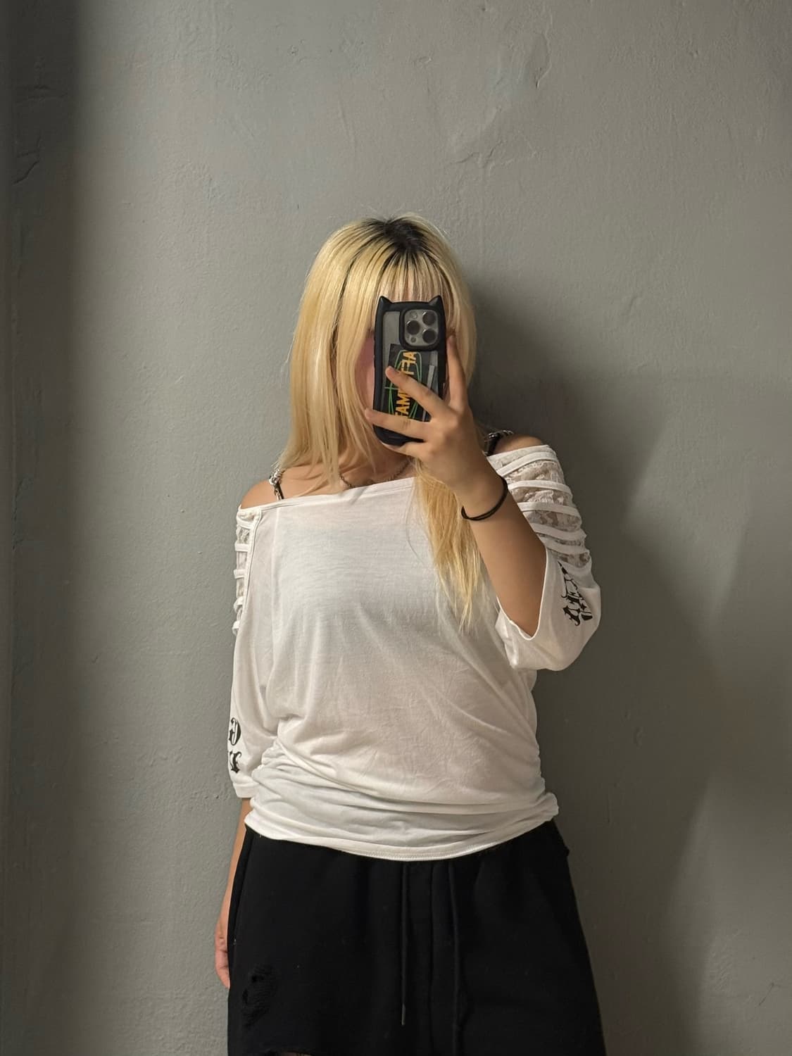 Dig deep wings detail off-shoulder top 상품이미지2