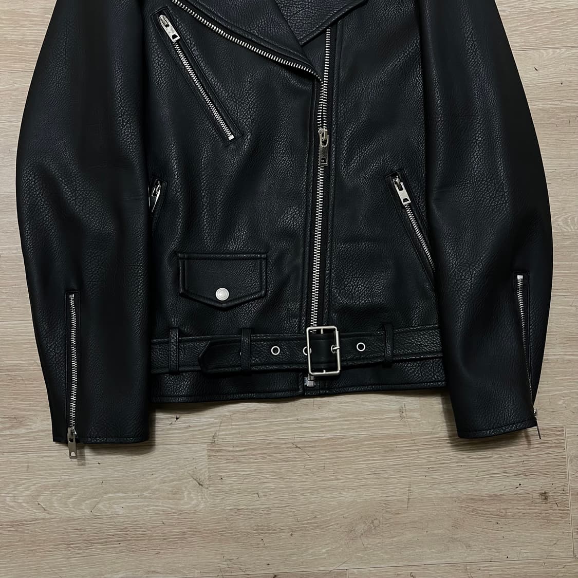 드레스볼륨 싱글 에코 레더 라이더 가죽자켓 [블랙] L/100 상품이미지3