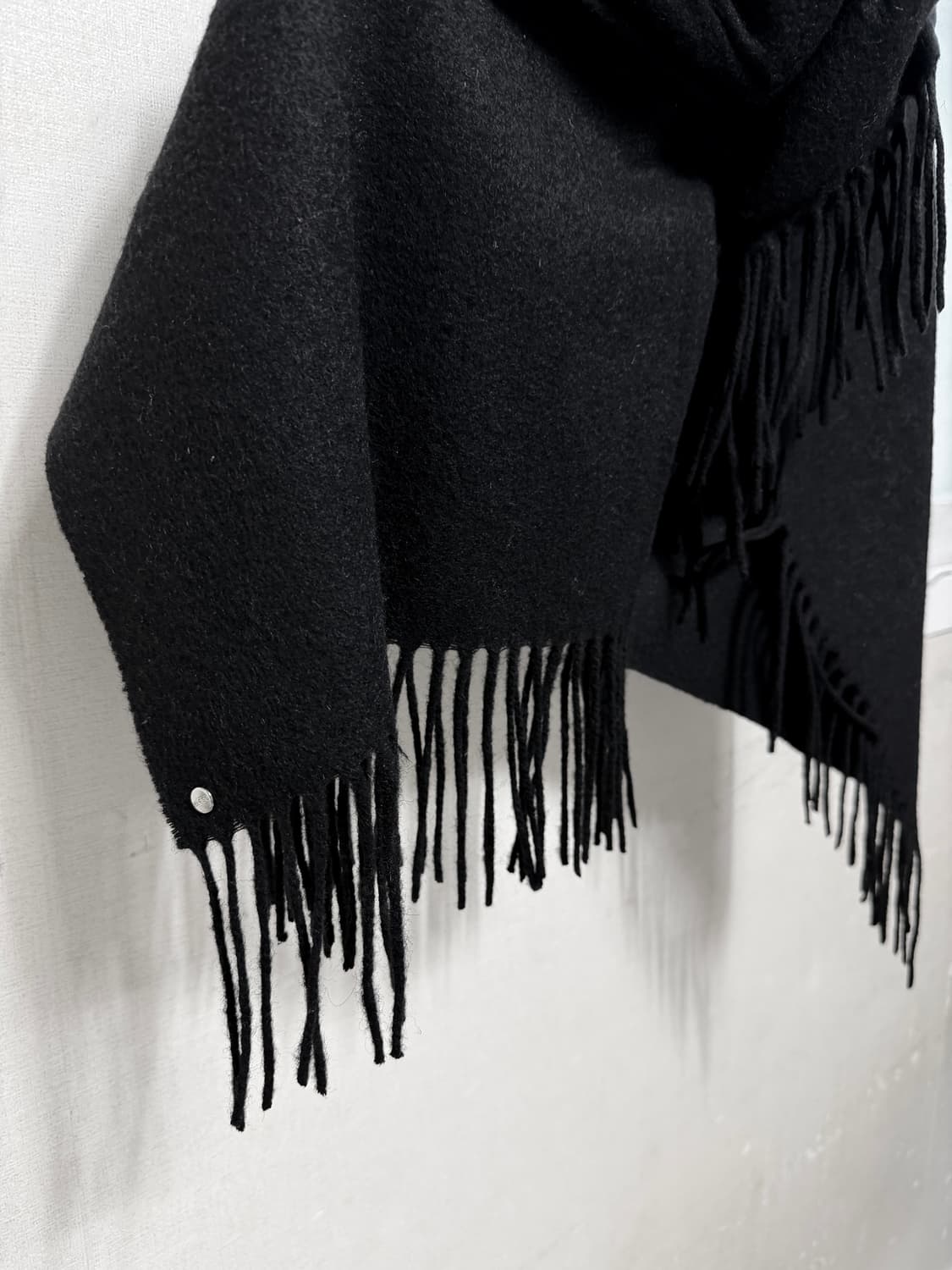 [os] 블레스 드랩스 스카프 블랙 상품이미지4