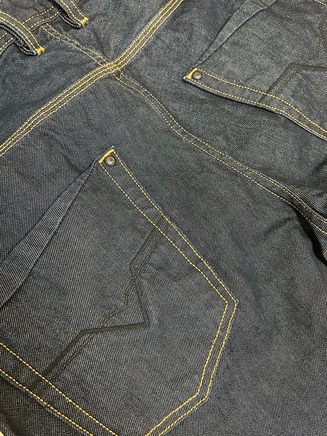 디젤 크룰리 레귤러 슬림 핏 생지 데님팬츠 상품이미지6