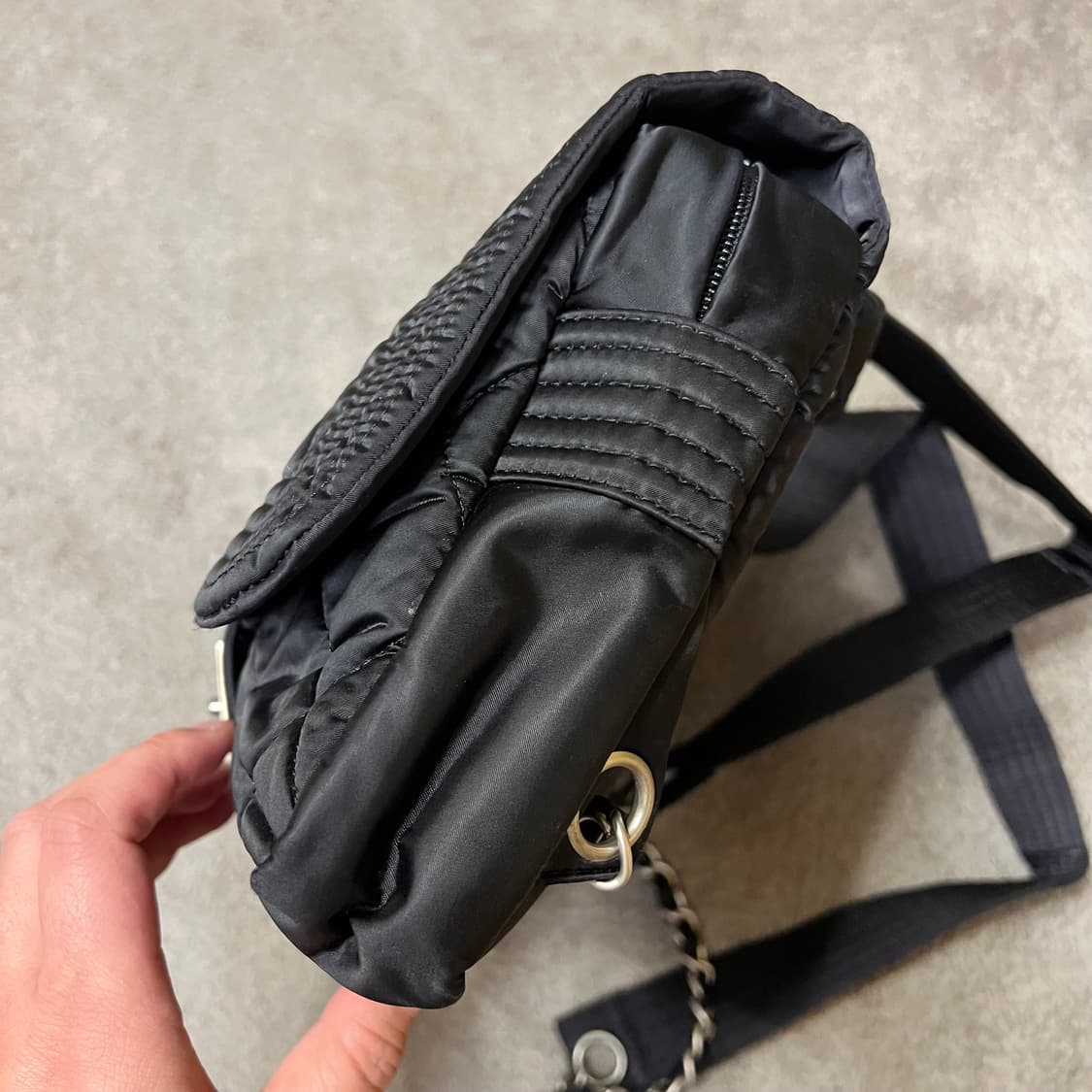 [정품] 샤넬 스포츠라인 퀼티드 패딩 백팩 블랙 상품이미지6