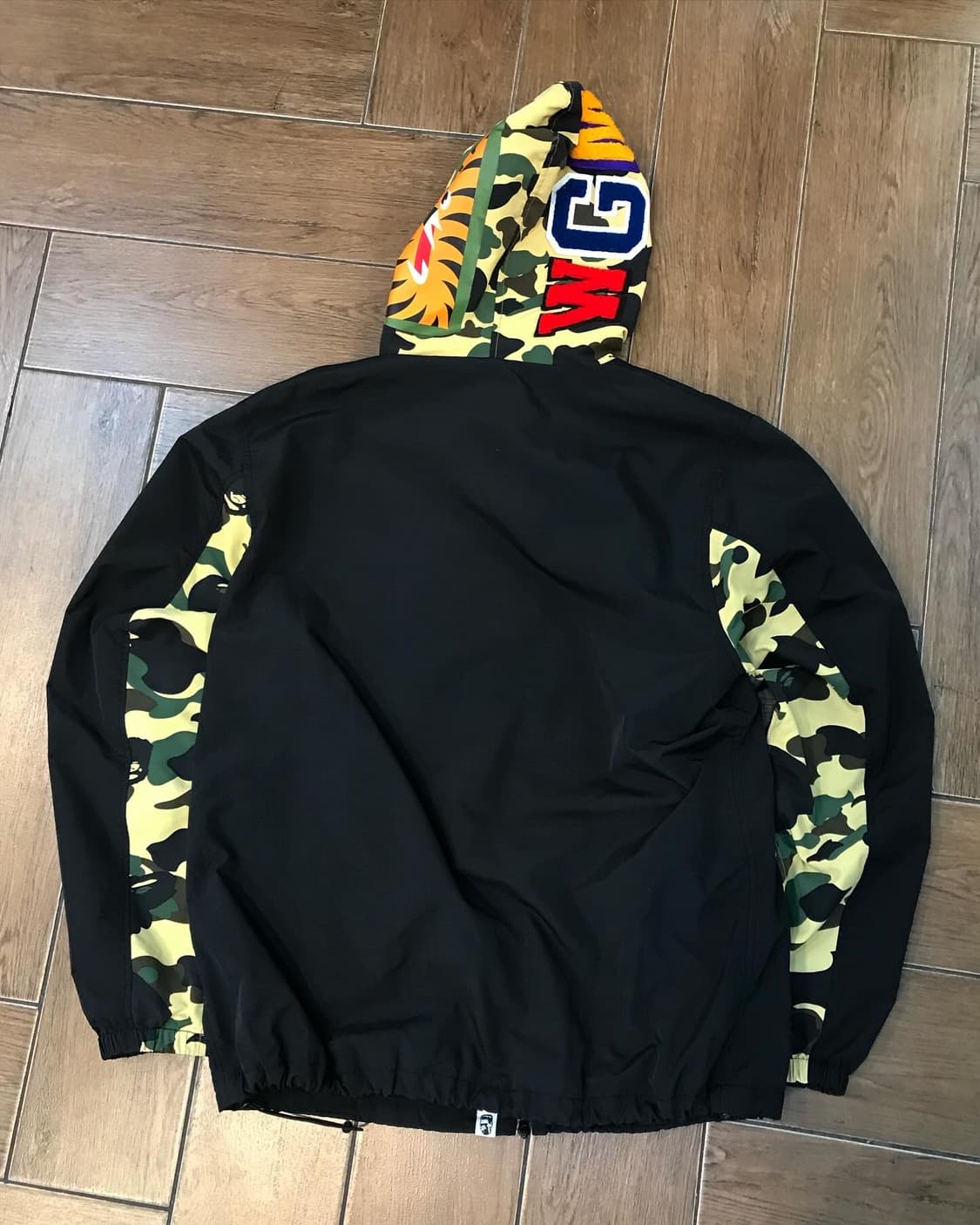 Bape Shark Two-way Windbreaker 상품이미지9