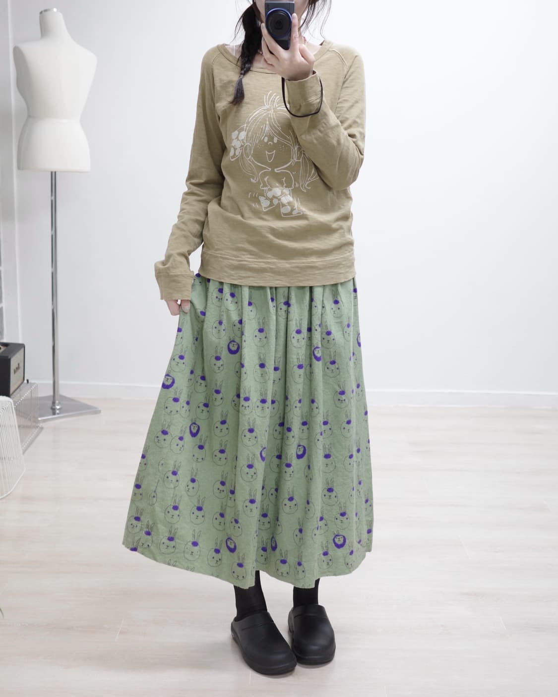  Ado Mizumori brown T-shirt 상품이미지7