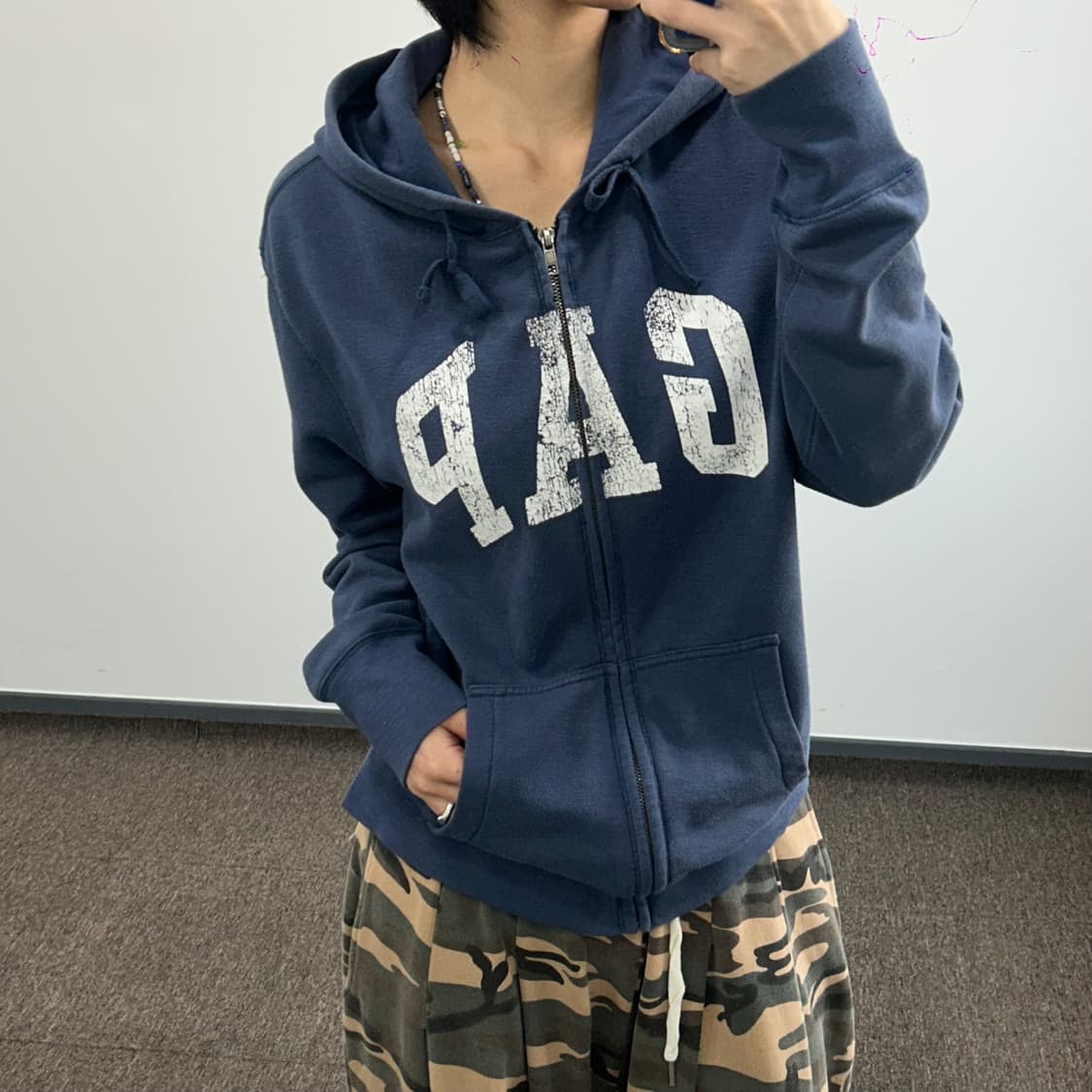 GAP 갭 그런지 화이트 로고 네이비 후드집업 상품이미지1