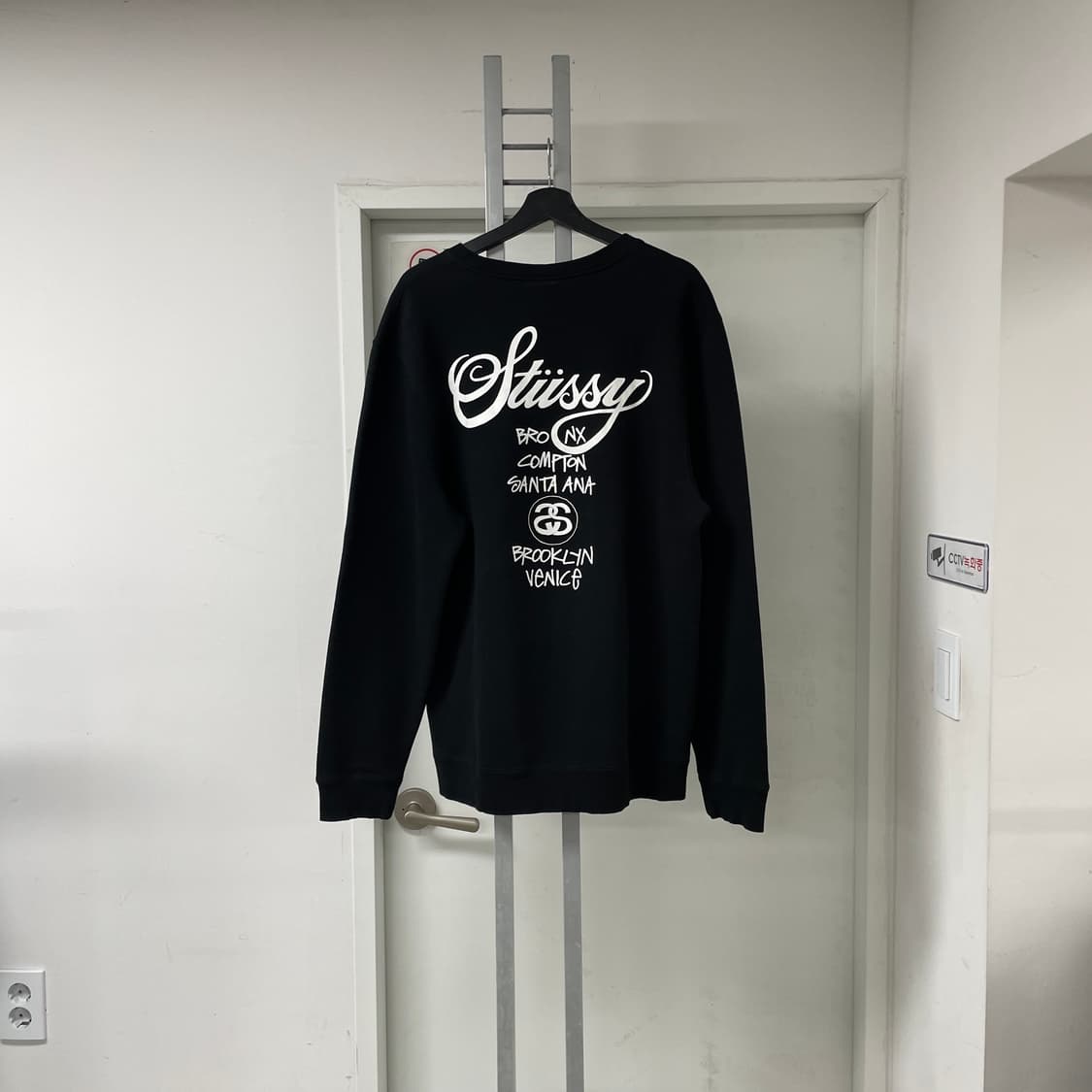 *스투시 월드투어 맨투맨 L   상품이미지5