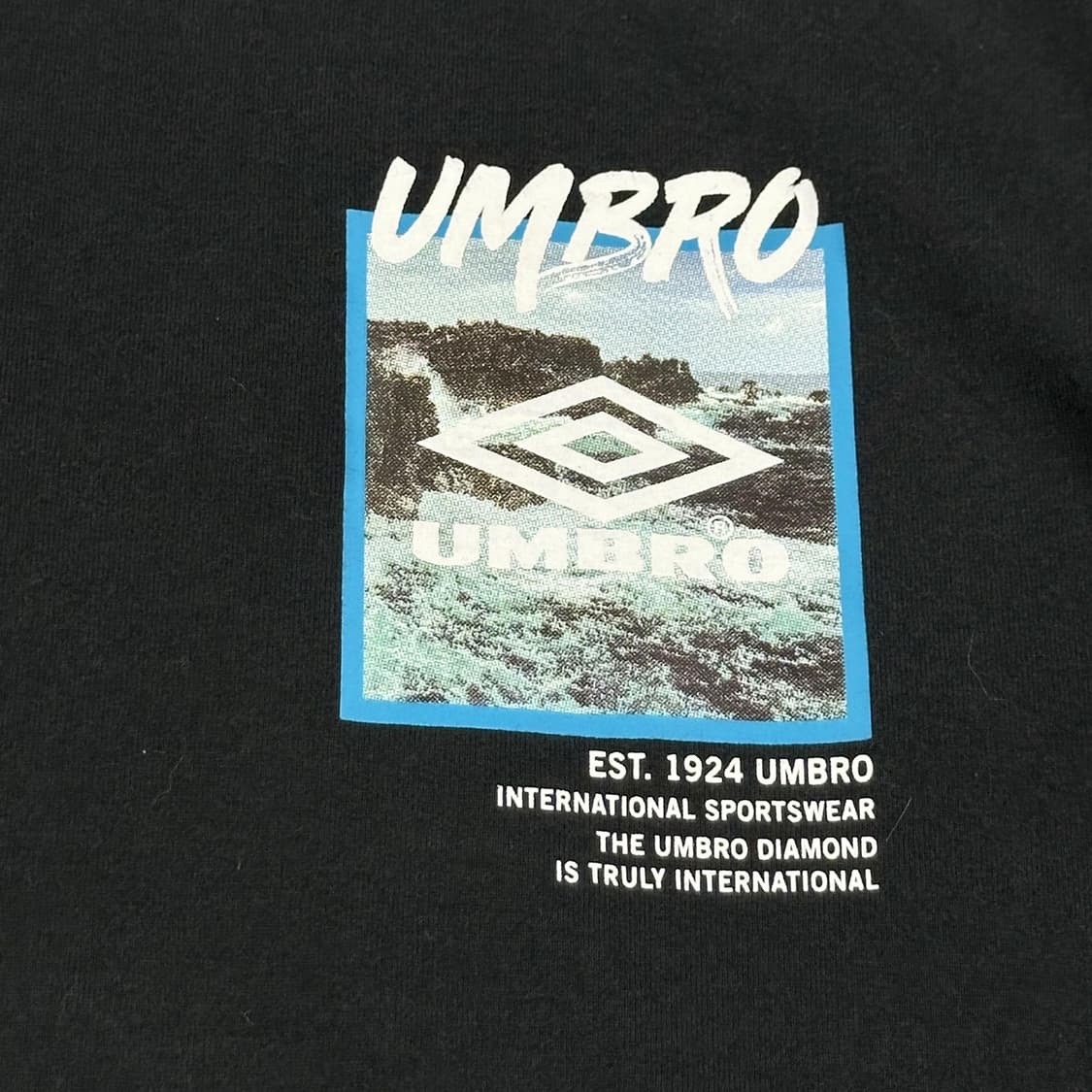 엄브로 다이아 박스 로고 블랙 반팔 티셔츠 (XL) 상품이미지4