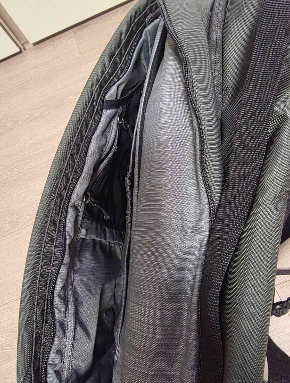 아크테릭스 블레이드 28 Grey 백팩 (Blade 28 Backpack 상품이미지6