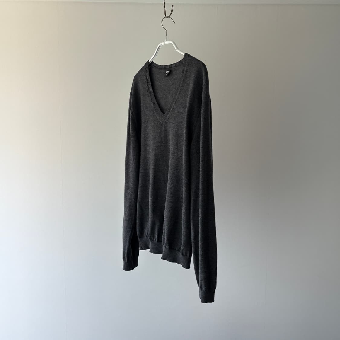  ▫️Boss V-Neck Wool Knit 상품이미지2