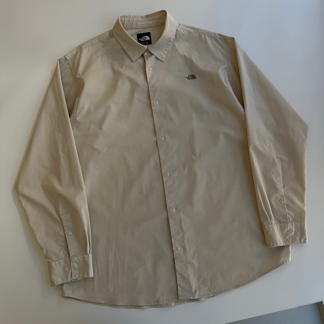 노스페이스 브라운베이지 나나미키 로고 버튼 셔츠 상품이미지3