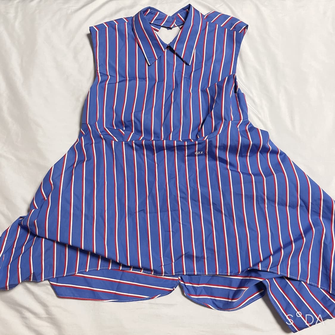 오프화이트 스트라이프 트임 원피스 42 상품이미지1