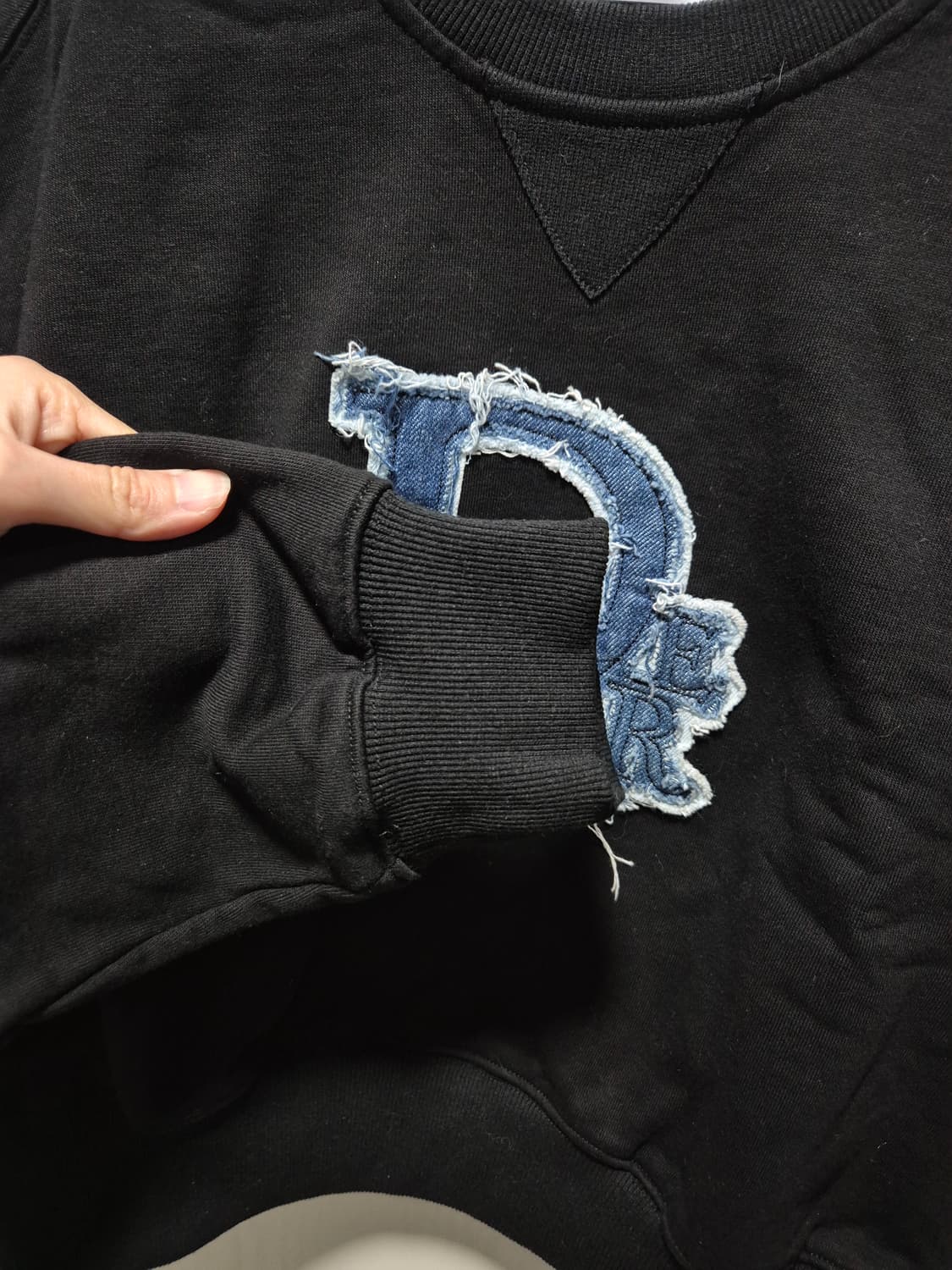 (세일)(새상품)DIAIRE 디아에르 블랙 맨투맨 상품이미지5