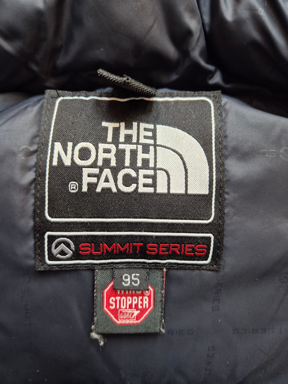 노스페이스 써미트 시리즈 패딩 95사이즈 판매합니다. 윈드스타퍼 기능이  상품이미지8