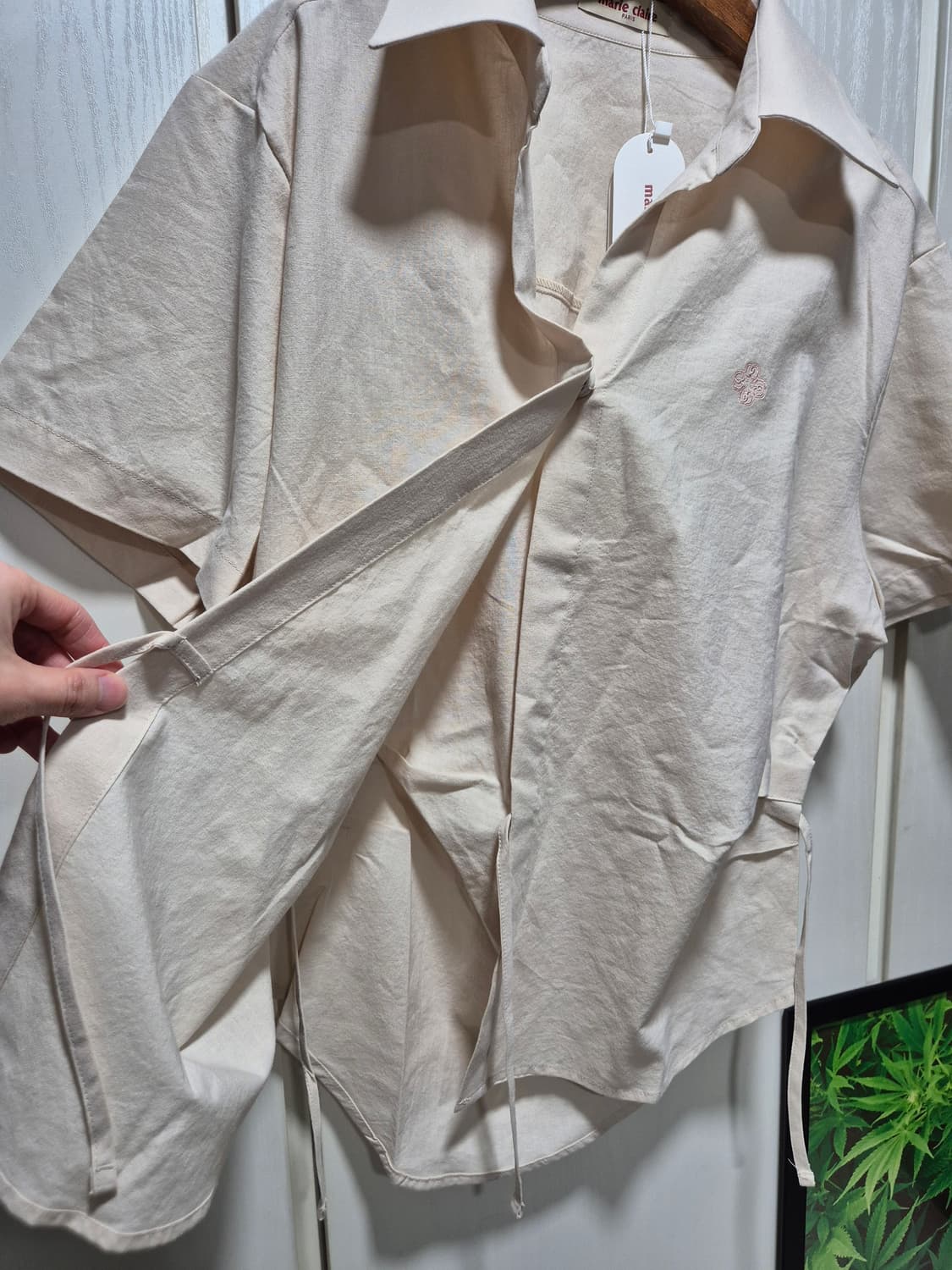 (세일)(새상품)마리끌레르 랩 블라우스 베이지 반팔 상품이미지6