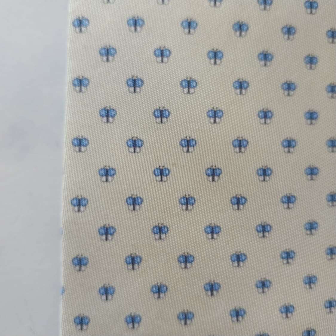 살바토레 페라가모 나비 모티브 넥타이 8.1cm A+~A등급 K2136
 상품이미지8