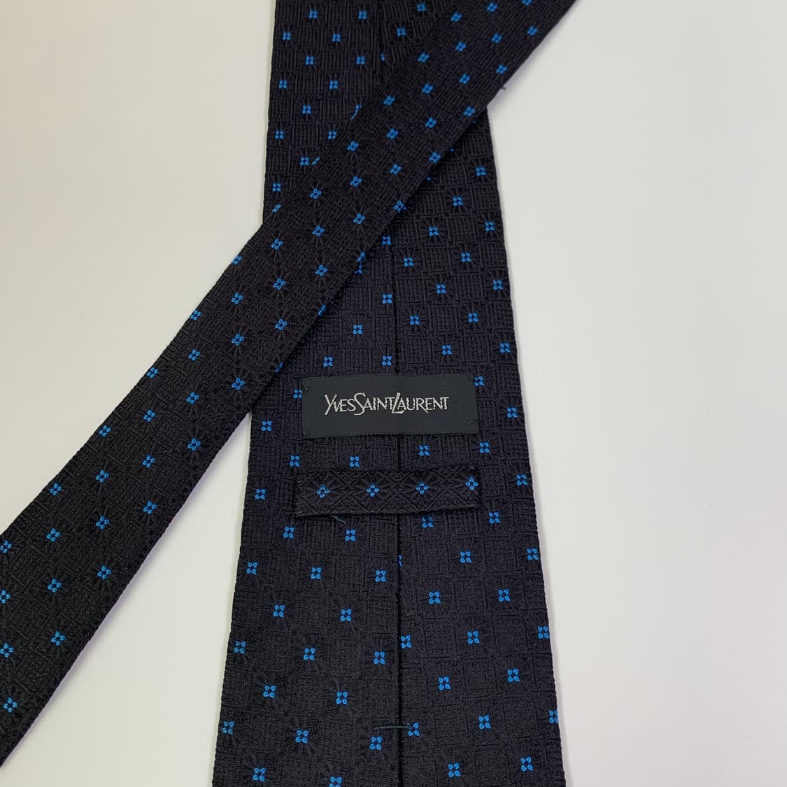 입생로랑(YSL) 블랙컬러 기하학적패턴 명품넥타이 100실크 A+등급 상품이미지5